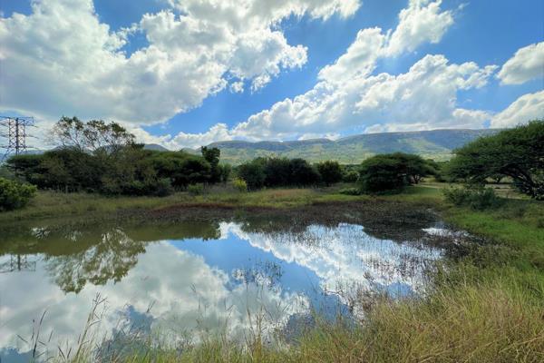 This 8ha smallholding overlooks the striking views of the Magalies Mountains situated in Kameeldrift-West, Gauteng. This property ...