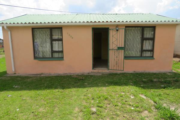 A 4 room house up for grabs. 2 bedrooms, bathroom (Toilet, basin and shower), lounge and kitchen. Large yard for development. Secured ...