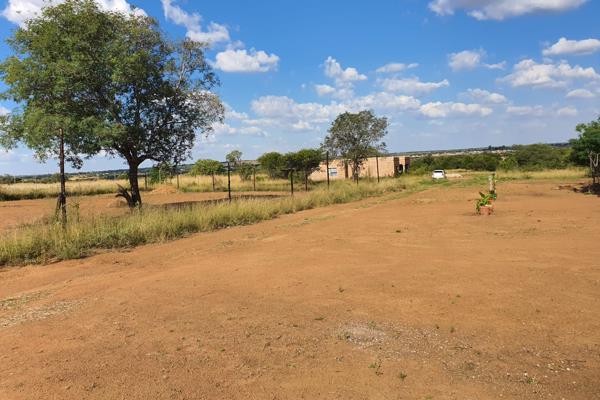 Stands in Oskraal next to Jerusalem church

Size - 500Sqm (25x20)