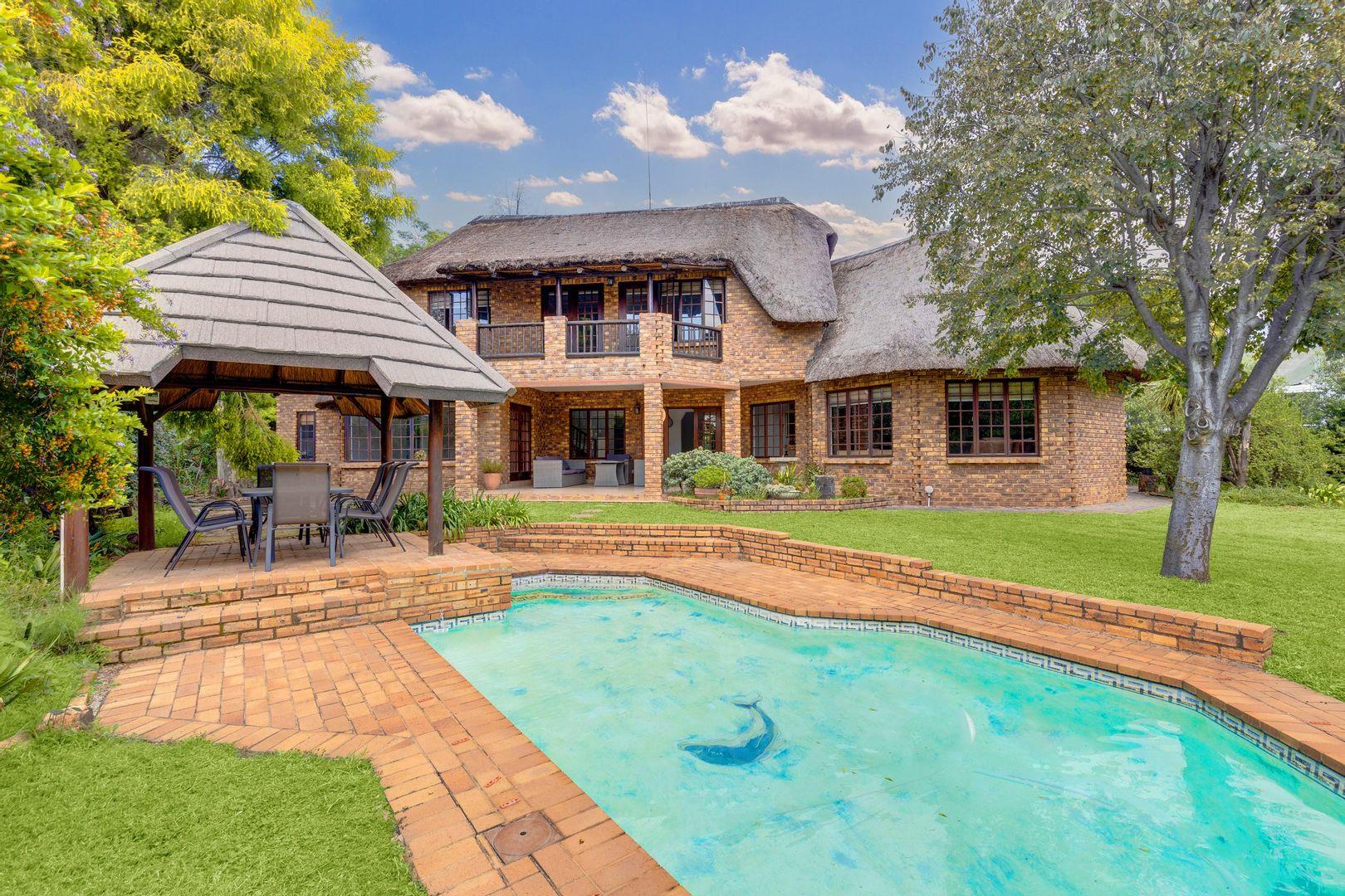 4 Bedroom House for sale in Fourways Gardens - P24-112531448