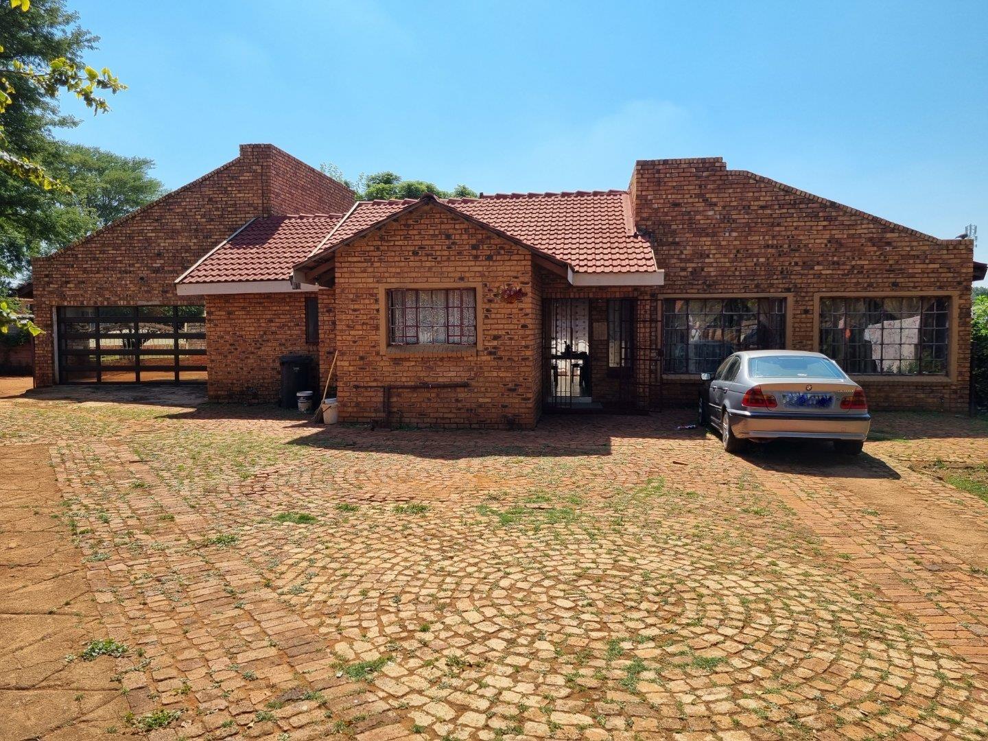 3 Bedroom House for sale in Clarina P24112536037