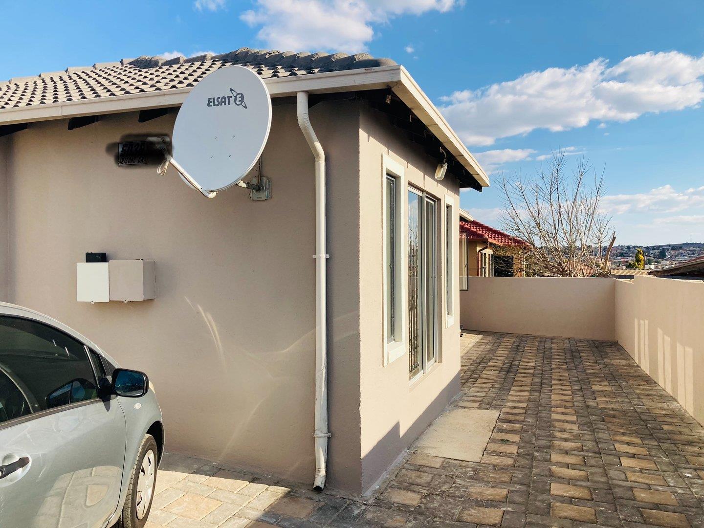 Cosmo City Property Apartments / flats to rent in Cosmo City