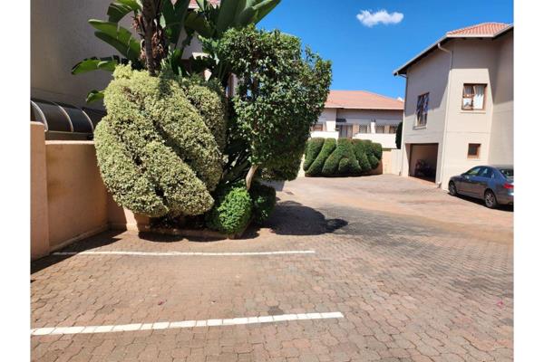 4 Immaculate Bedroom Townhouse Garden Unit For Sale in Bruma. 

This gorgeous and well-maintained 4-bedroom home is situated in an ...