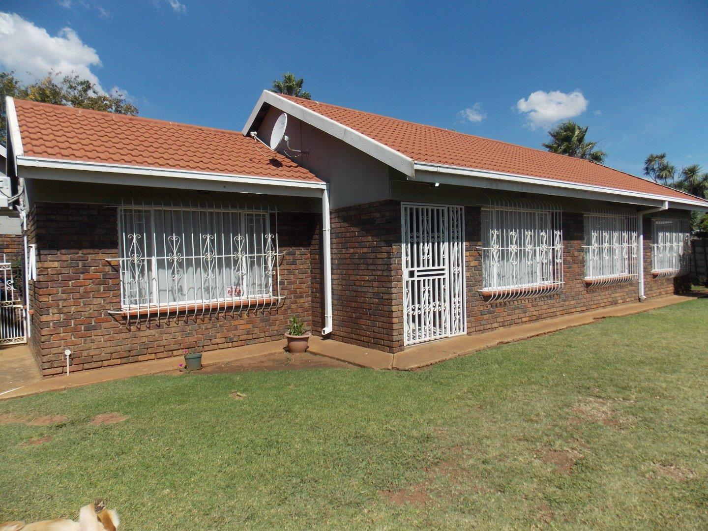 4 Bedroom House for sale in Arcon Park P24113378672