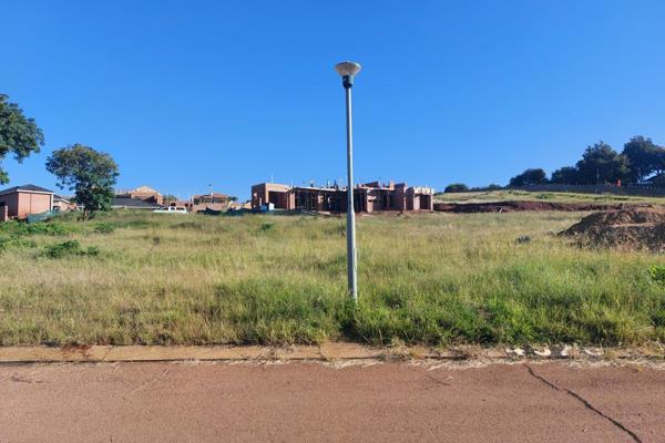 2000m2 plot available to build your dream home.