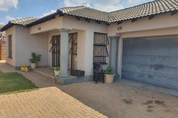 Four bedroom house for sale in Olievenhoutbosch 

This type of property it&#39;s very rare to find as it offers almost what most ...