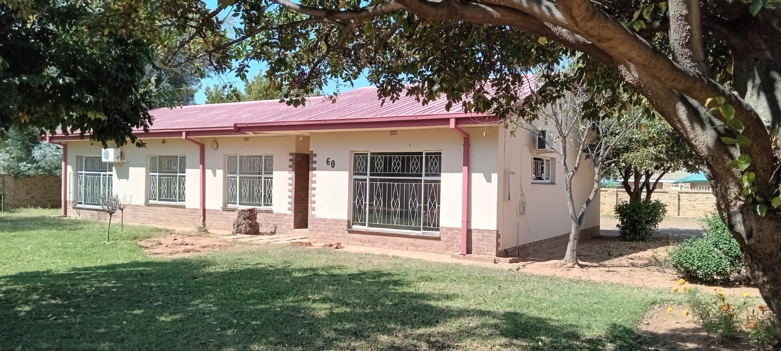 House for sale in Schweizer Reneke - P24-112554645