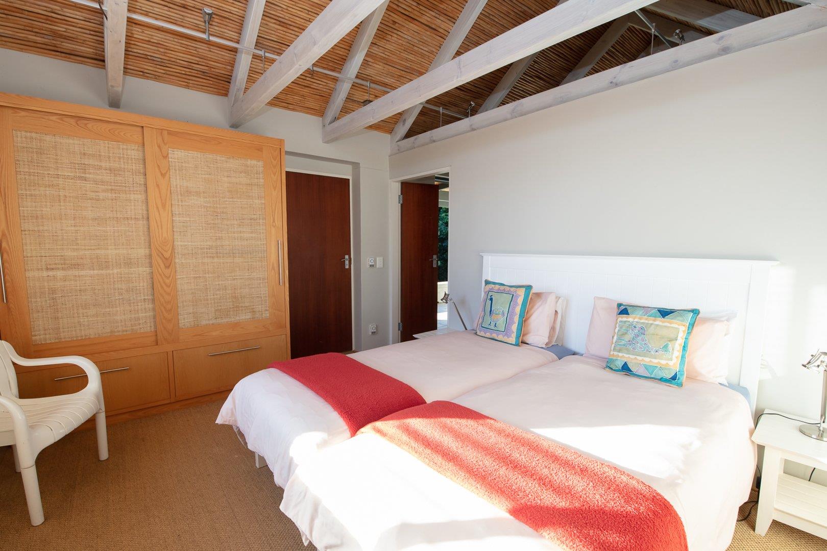 Photo of 3 Bedroom House to rent in Robberg Beach