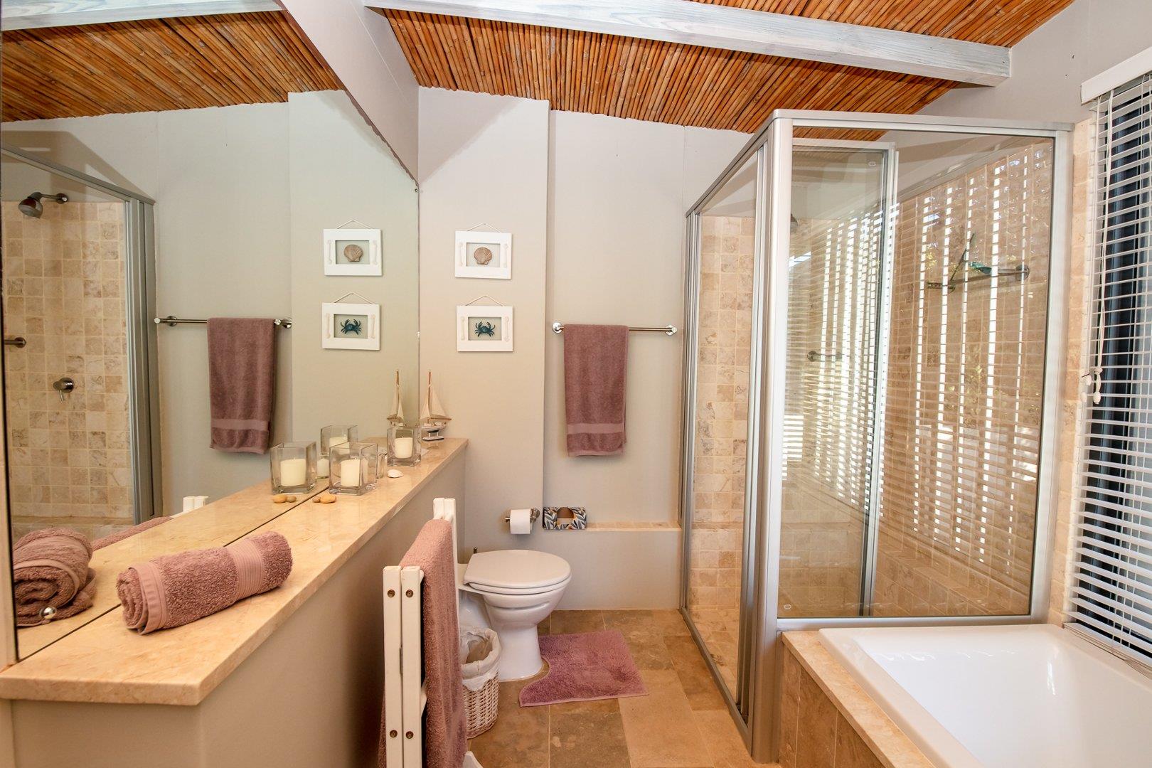 Photo of 3 Bedroom House to rent in Robberg Beach