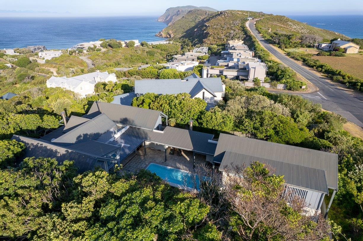 Photo of 3 Bedroom House to rent in Robberg Beach