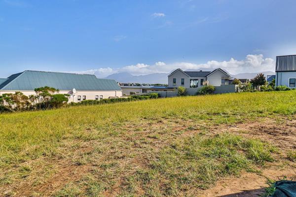 Kingswood Golf Estate, George.

Vacant Land.

This is a beautiful stand in sought after Kingswood Golf Estate.

Invest and become part ...