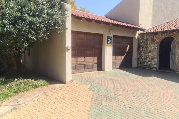 Beautiful sunny house, with build in braai. Neat and tiled, with a lounge, and dining room, with ceiling fans, and air-conditioned. ...