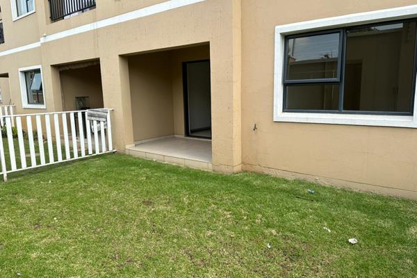 A beautiful and spacious ground floor apartment to let in Lilianton, Boksburg, next to the ERPM Golf Course.
This apartment is a 1 Bed ...