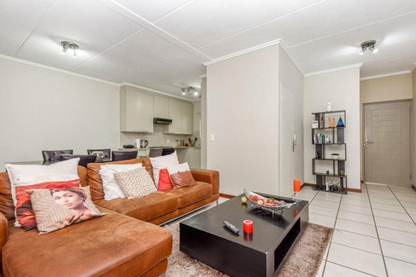 This stunning garden duplex has everything going for it.

Downstairs you have open plan ...