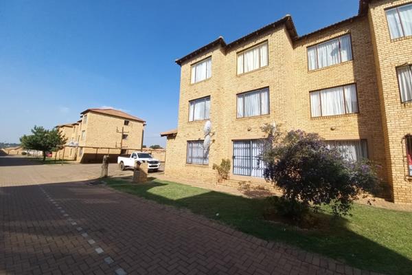 Why rent if you can afford to buy.  Ideal for the beginner.
Come and view this unit close to town.

This property consists of the ...