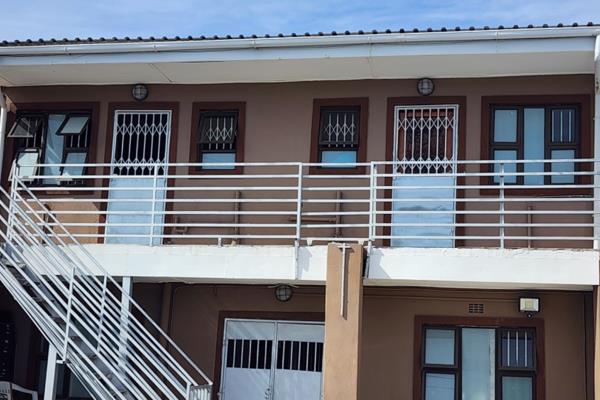 Exclusively Mandated by S3 Properties 

This property is an investors dream in reality. This property offers the following :

4 ...