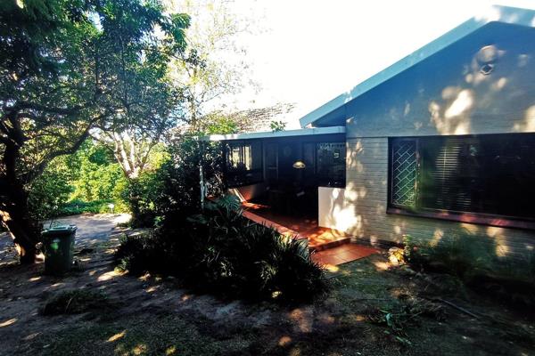 This beautiful house is waiting for a new owner to make it their home. This house is surrounded by a greenscape of lovely plants and ...