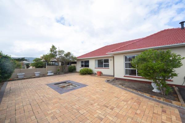 This 3 bedroom house is situated in a quiet street in Bothasig, 
open plan living and dining room, with big windows overlooking the ...