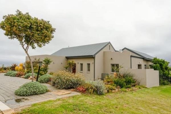 R19 000.00 Per Month  

Available 1 April 2025  -  Unfurnished 

Situated in Monte Christo Echo estate with 24-hour gated security with ...