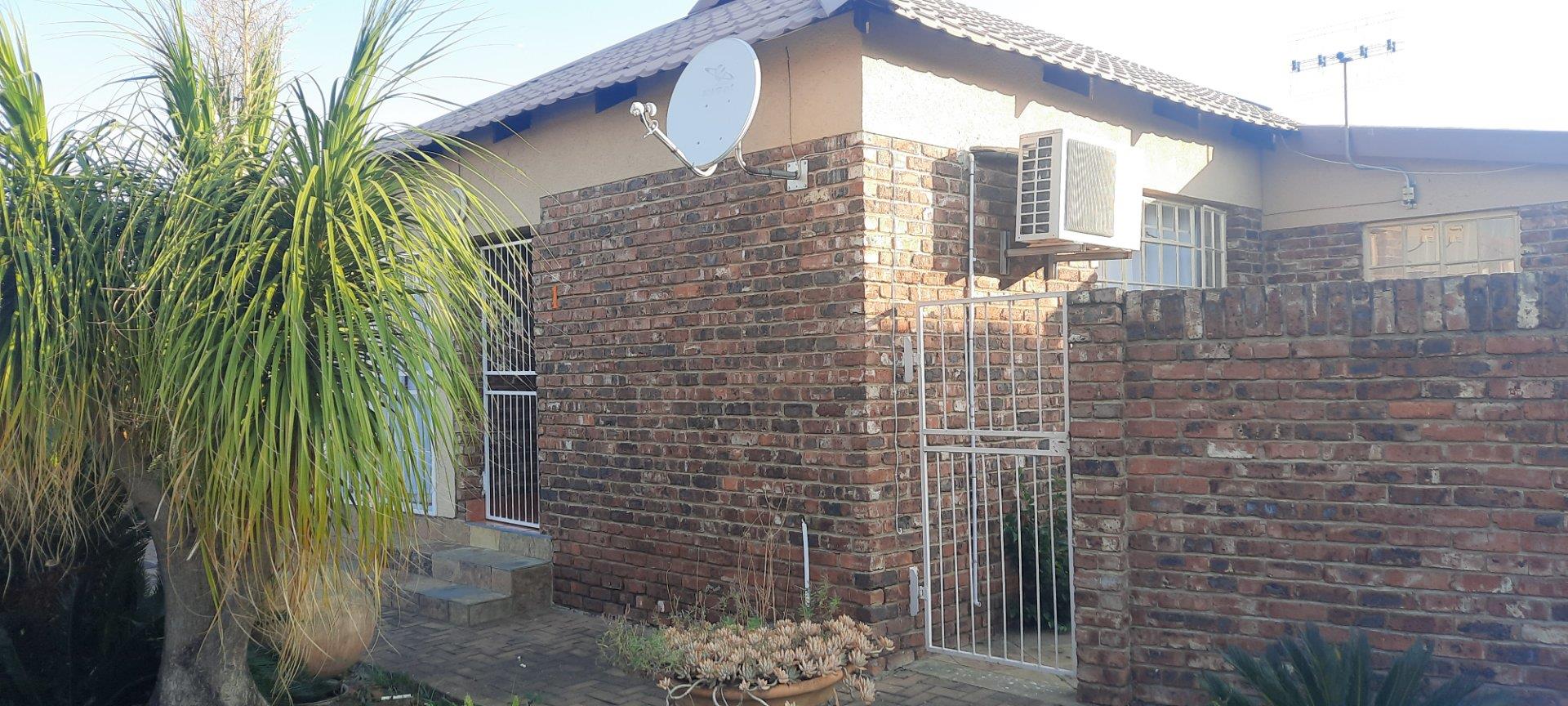 Townhouses for sale in Newcastle Newcastle Property