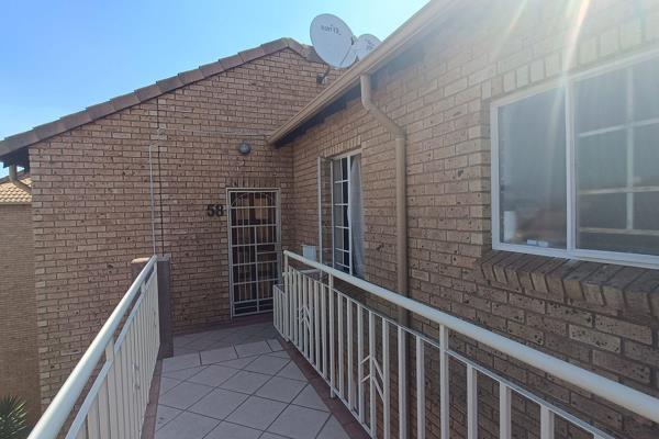 3rd floor unit situated in a popular complex in Centurion offers:

2 bedrooms with built in cupboards and tiles.
1 full bathroom with ...