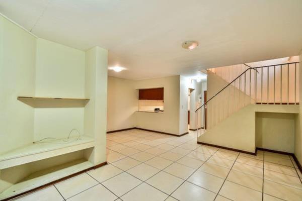 Perfect for first time home buyers and investors!

This spacious townhouse consist of ...