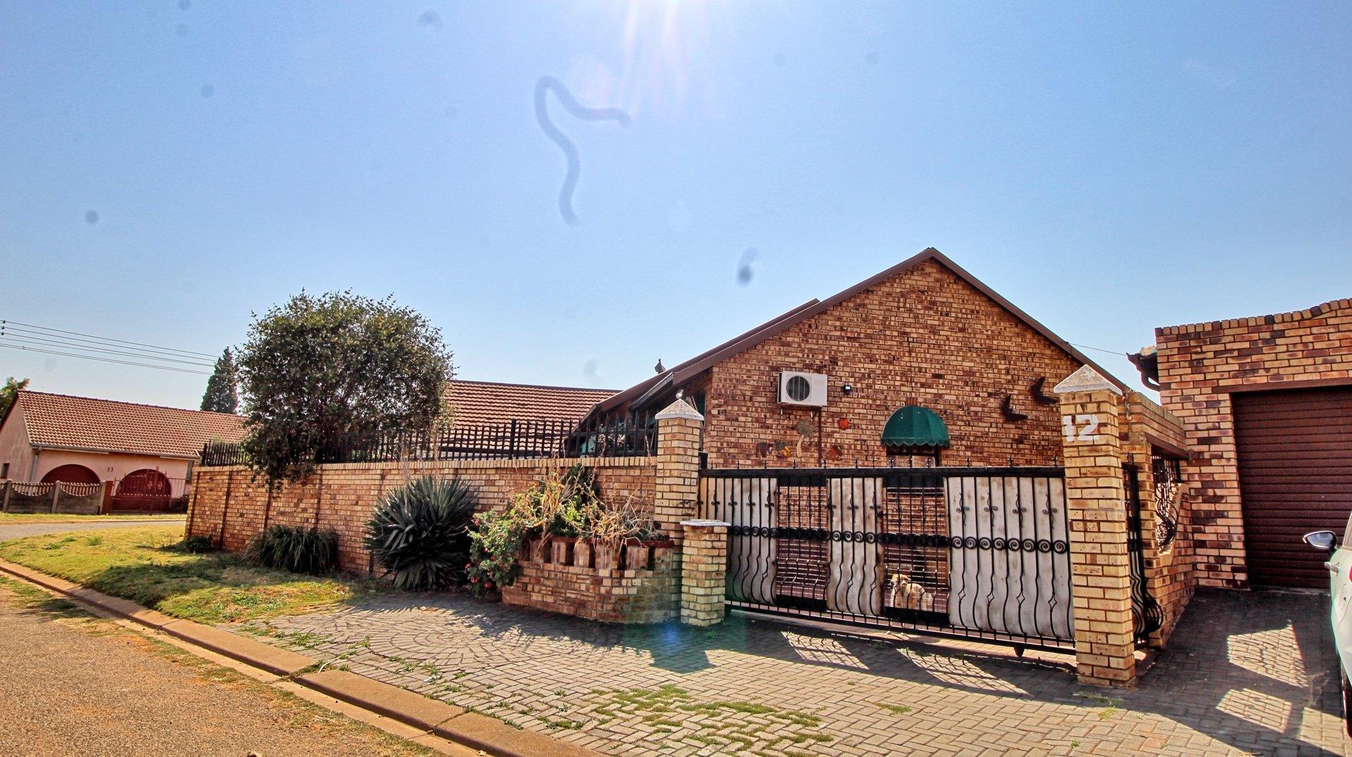 Eldorado Park Property Apartments / flats to rent in Eldorado Park