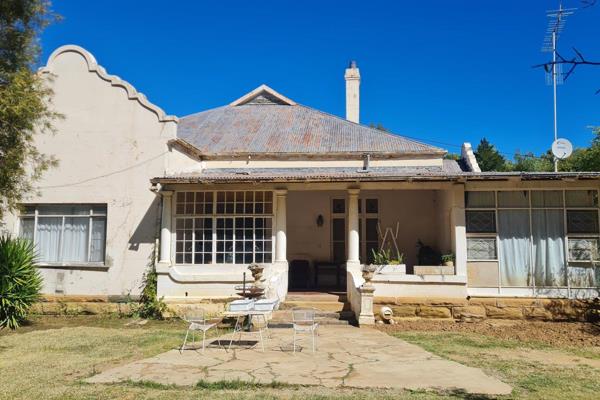 A few years ago this was the pride of Excelsior. Now you can buy an affordable house with loads of space and restore it to some of its ...