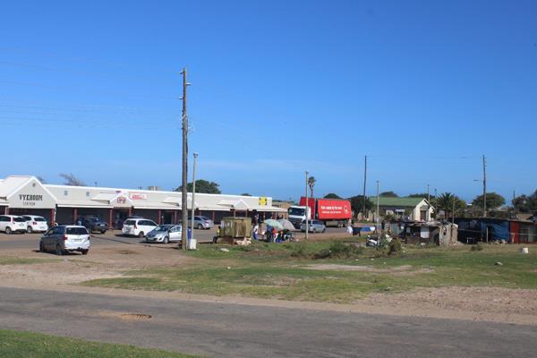 A massive land of 3594 square metre opposite Vyeboom Mall in Jeffreys Bay. It is a very ...