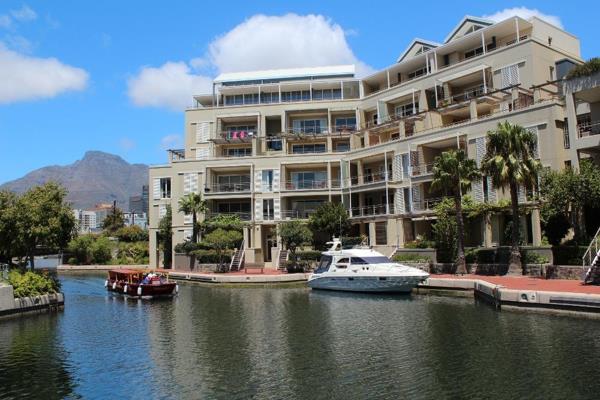 HOLIDAY APARTMENT SHARE - BEST SPOT IN  CAPE TOWN

NB initial response to enquiries by ...