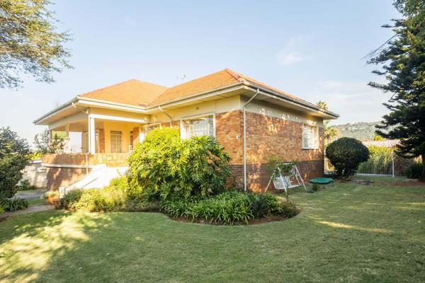 Situated in the best location in Sydenham East, this house is in pristine condition and is perfect to modernize.  North facing which ...