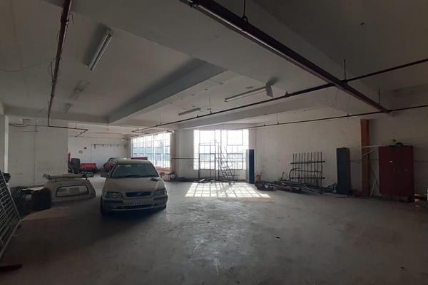 Kopp Commercial is pleased to offer you this 263 square meter Warehouse space to let in Clairwood. Property consists:-

- Ample office ...