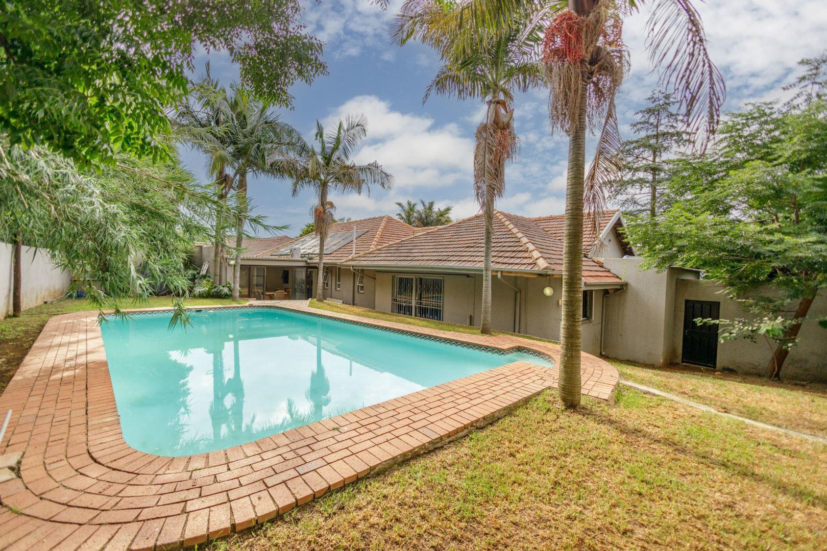 4 Bedroom House for sale in Linksfield - P24-112606629