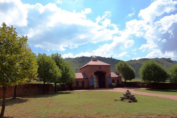 REDUCED PRICE 
Dullstroom Country Estate is primarily a Game and Trout Estate that has ...