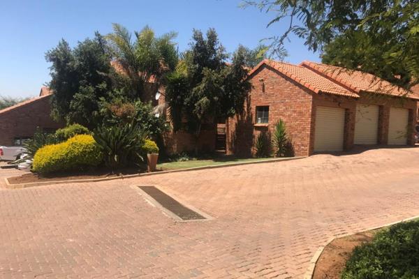 This 2 bedroom, 1 bathroom apartment is situated in a secure complex in Mooikloof Ridge.
Discover comfort and convenience in this ...