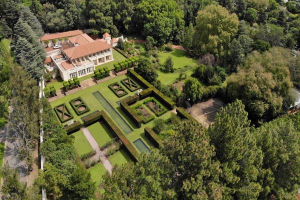 Gracious Estate on  15 000 sm (land size), is a once in a lifetime acquisition  for the   privileged  connoisseur who wishes to enjoy ...