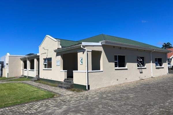 A great investment opportunity in Vincent. The property offers 7 units that include 26 offices, 5 reception areas and 25 parking bays. ...