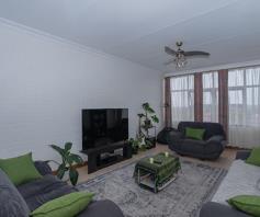 Apartment / Flat for sale in Dowerglen