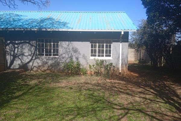 This neat 3 bedroom house is situated in a safe and secure area in Walkerville, which is central to the Vaal Triangle and ...