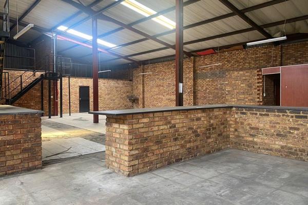 3 upstairs plat forms , Office space , Toilets. Ideally located on Voortrekker road in Elsburg. 
Ideal for a Spare shop/car ...