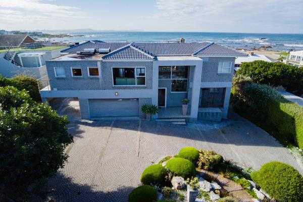 A place to breathe in the goodness of the sun, sea and fresh sea air!

This property is located above the Kleinbaai Harbour and offers ...