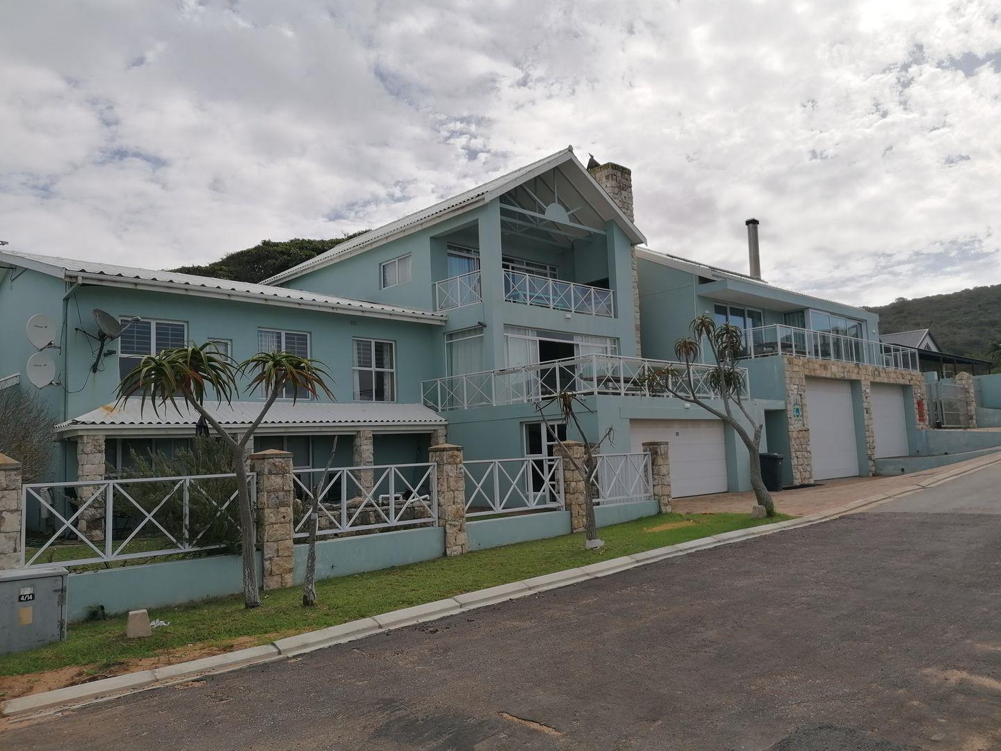 7 Bedroom House for sale in Jongensfontein P24112626519