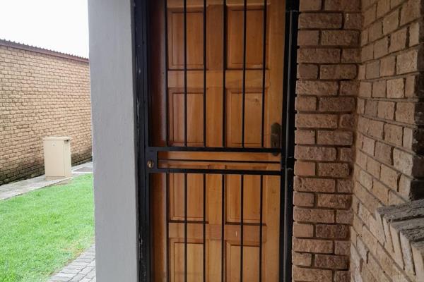 Live in the most upmarket, centrally located area of Midrand. This truly is convenience ...