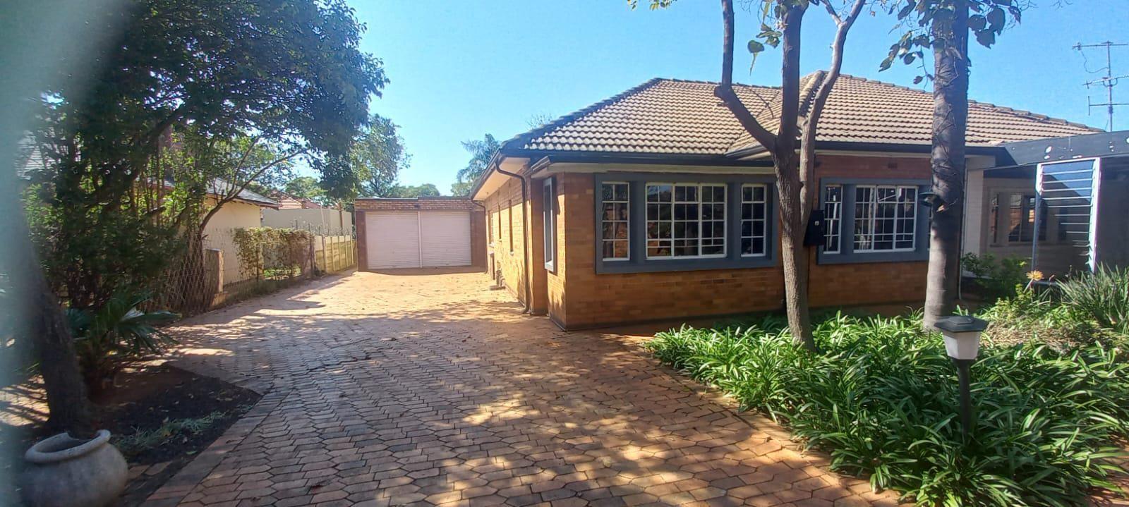 Greenside, Johannesburg Property : Houses to rent in Greenside ...