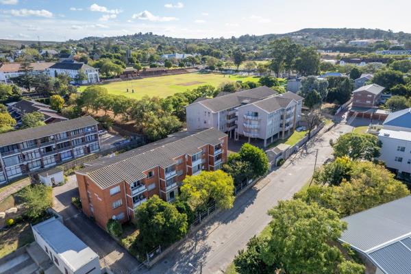 Gray Rose is a CM Heunis built apartment block situated in the heart of Grahamstown with ...