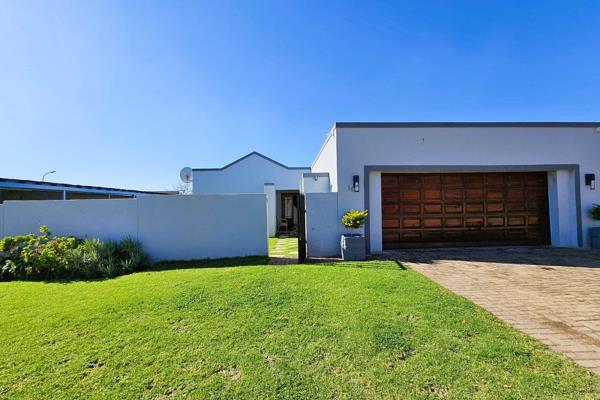 Situated in Boschendal, this freestanding unit has the following on offer:
- Three ...