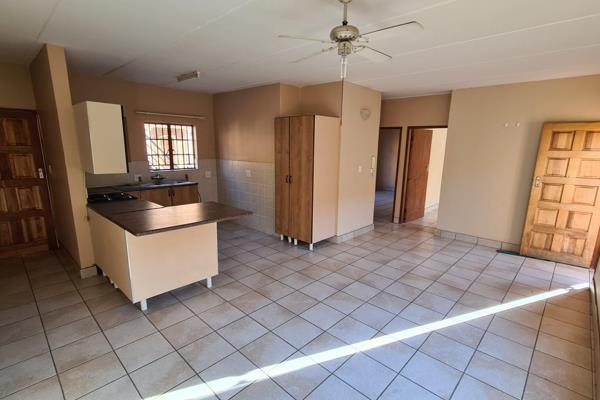 Very neat 2 bedrooms to call home.
Close to Artillery Base, NWU and easy road ...