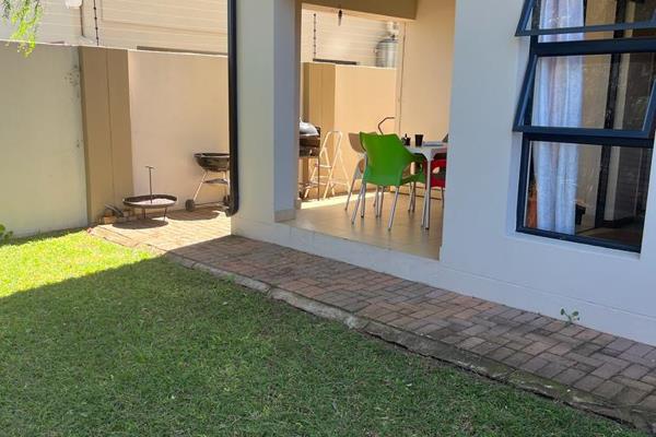 MODERN TOWNHOUSE IN SAFE COMPLEX
3 Bedrooms
2 Bathrooms
Laundry
Guest toilet
2 Carports



