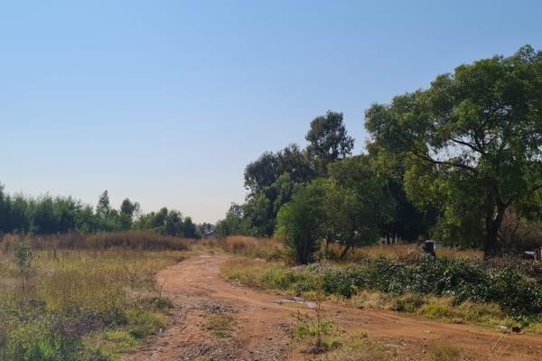 Looking for the perfect plot of land to build your business in the desirable location of Benoni Apex? Look no further! Our stunning ...