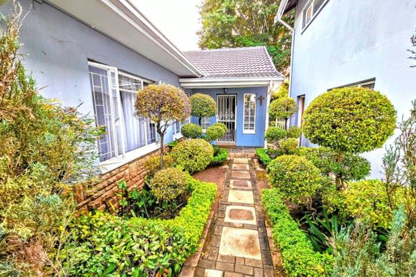 This Beautiful Property Proudly offers the following:

3 Bedrooms
2 Bathrooms
Study
2 Living Areas
Borehole
Lapa With Canvases ...